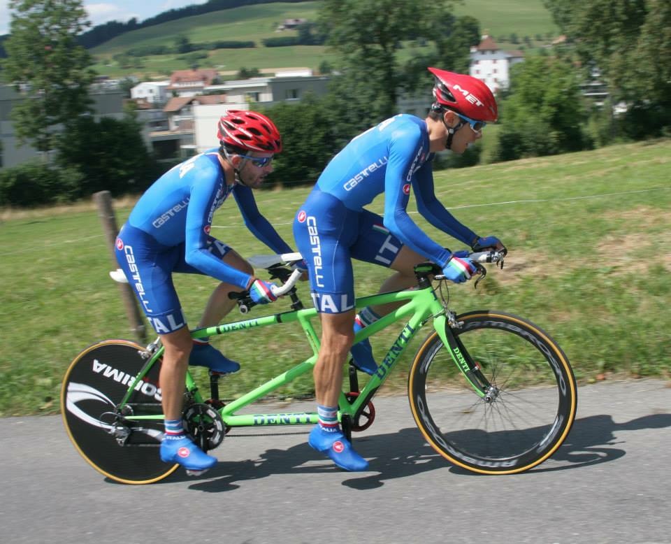 Tandem azzurro Castelli in azione.
